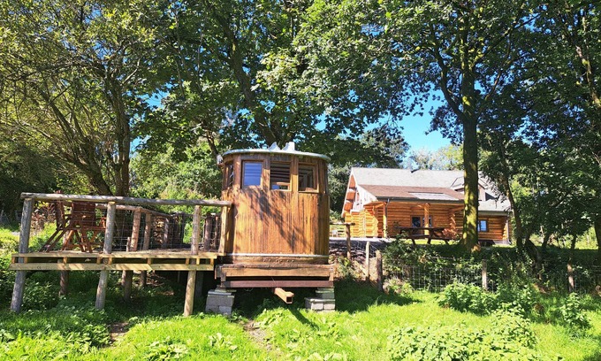 West Buckland Cabin | Hand built Log cabin overlooking the lovely peaceful rural valley of Somerset .