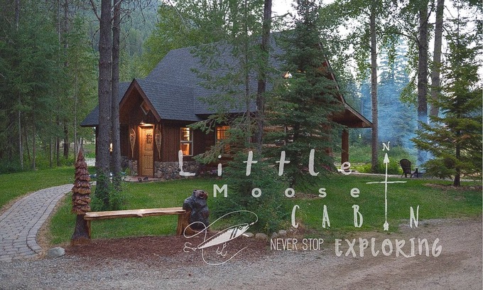 Sinclair Cabin | Handcrafted Riverfront Log Cabin