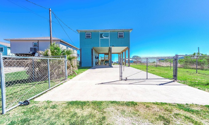 Cedar Lane House | Handicap Accessible-Vacation Rental in Sargent with Screened-In Porch