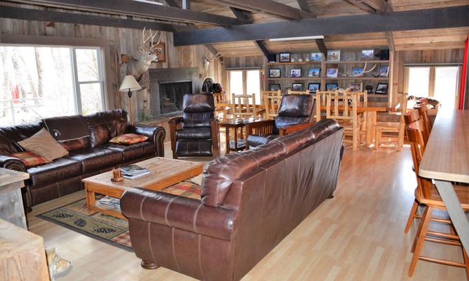 Carbon County House | Hanging Bull Lodge