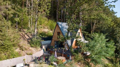 Chiriteni Ski Chalet | Hanguloft - The cozy cabin by the lake