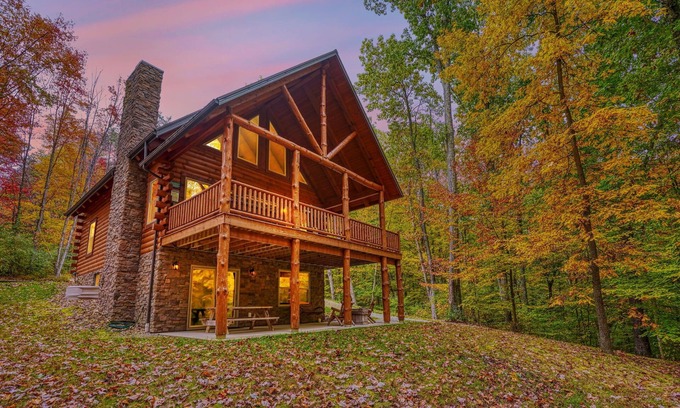 Logan Cabin | Hannah’s Hideaway Cabin at Trickle Creek at Hocking Hills