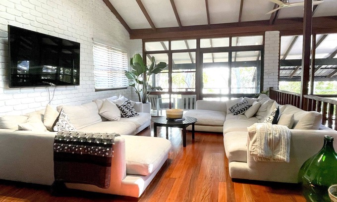 Wooloweyah House | Hansha House