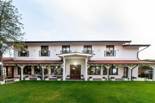 Milcovul House | Hanul lui Mihai