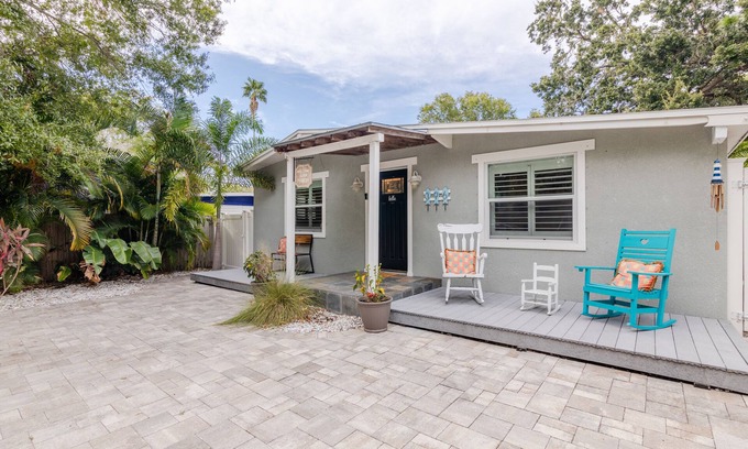 Crystal Beach Cottage | Happy Camper Cottage - Cozy Oasis with Outdoor Hot Tub - No Cleaning Fee