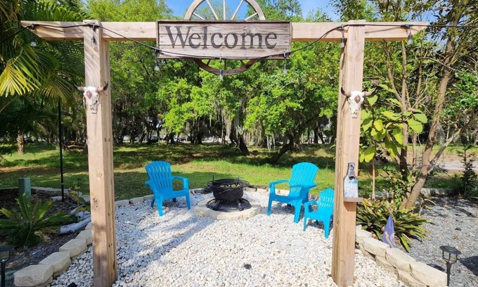 River Ranch RV Rental | Happy Campers Deluxe Campsite. No Rear Neighbors! 275
