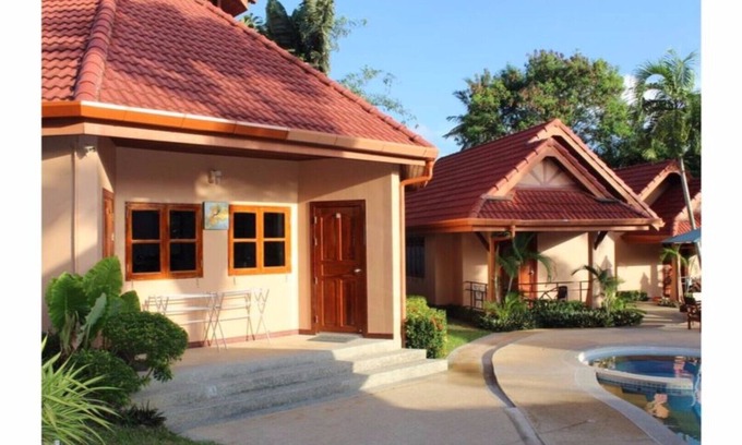 Nai Harn House | Happy Elephant Resort - Villa Pool Side 4