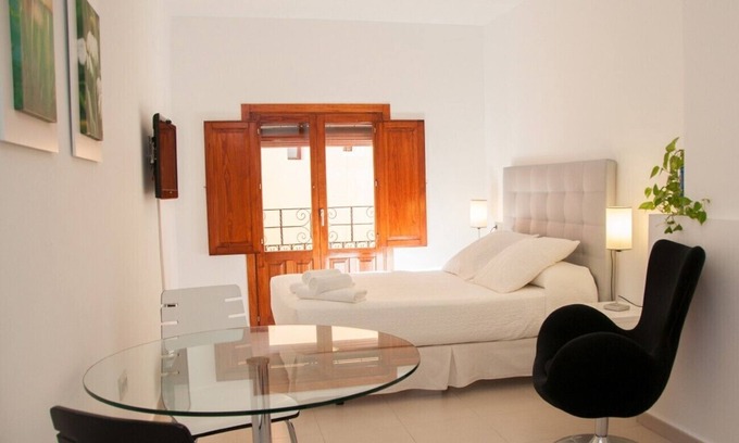 Old Town Apartment | HAPPY - ESTUDIO VISTAS A CALLE