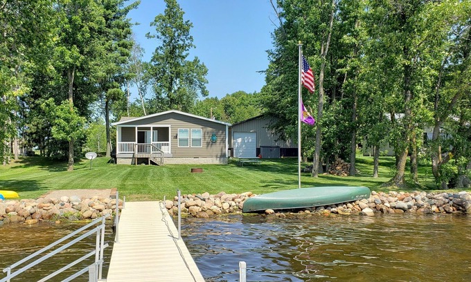 Hillman House | Happy Harry's Hideaway- Lake Sullivan!