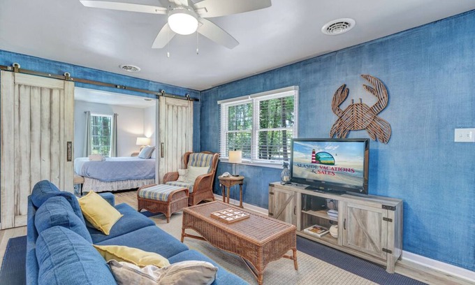 Piney Island House | Happy Hideaway on Chincoteague - Closest community to the Beach!