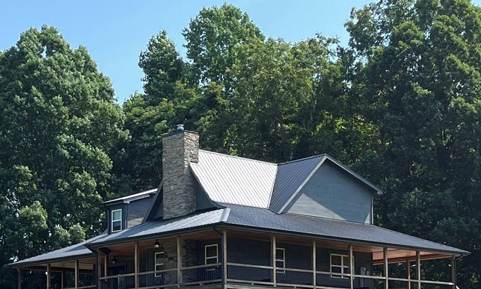 Burkesville Cabin | Happy Hollow Hide Away Near Dale Hollow New Cabin sleeps up to 20 with hot tub