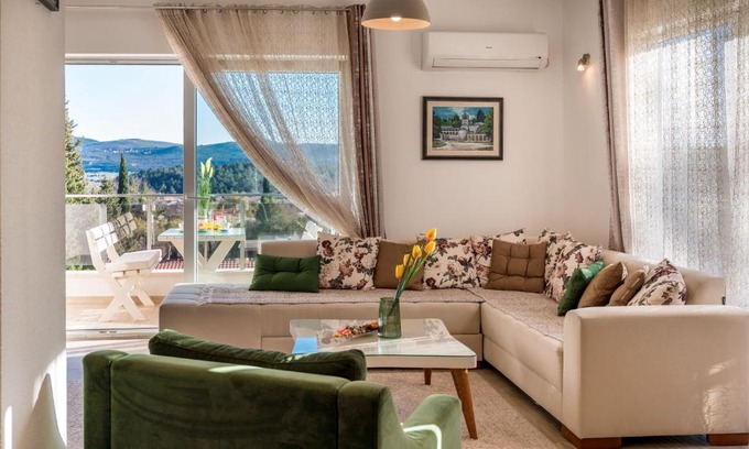 Mrcevac Apartment | HAPPY HOME