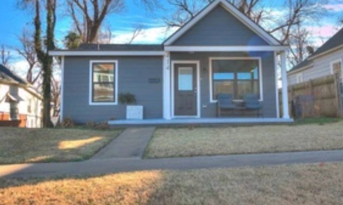 Guthrie Cottage | HAPPY HOME