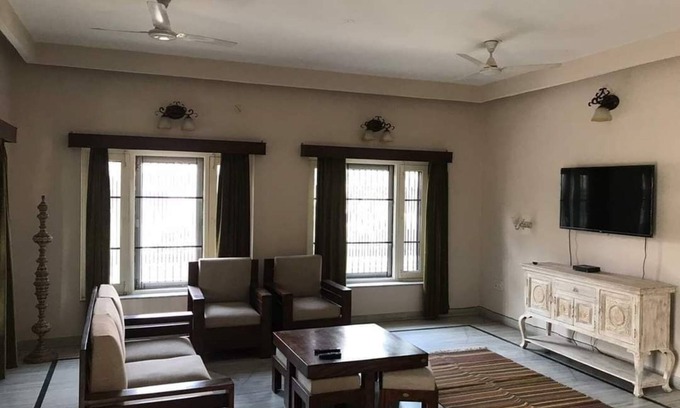 Jaipur Apartment | Happy Homestay 3BR - safe VIP zone, centrally located