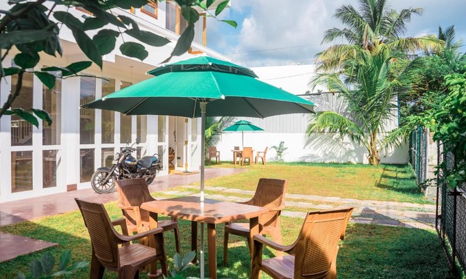 Mirissa House | Happy Hours Guest House & Restaurant