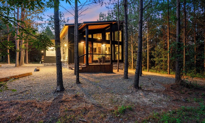 Pickens Cabin | Happy Moon/Couples Cabin Nestled in the Woods