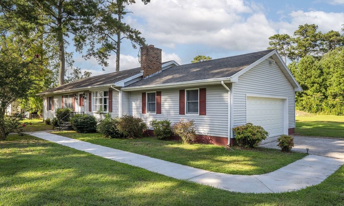 Chincoteague House | Happy Pines is a delightful Chincoteague Island Vacation Rental in a private, se