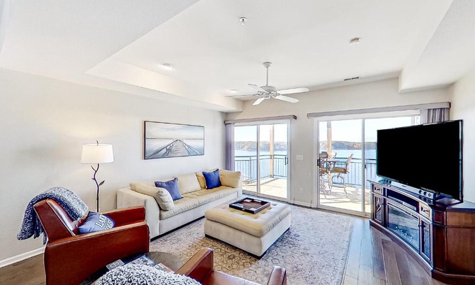 Lake Ozark Apartment | Happy Place, Unit 1A