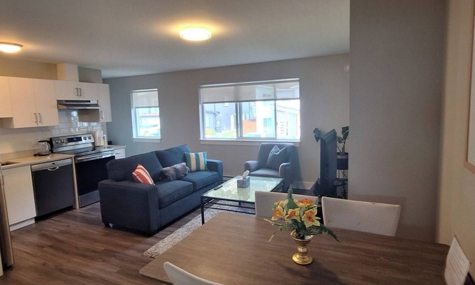Langford House | Happy Zone Suite with A/C - Sleeps 4. Complimentary Refreshments !
