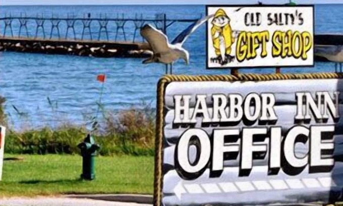 Algoma Hotel | Harbor Inn Motel