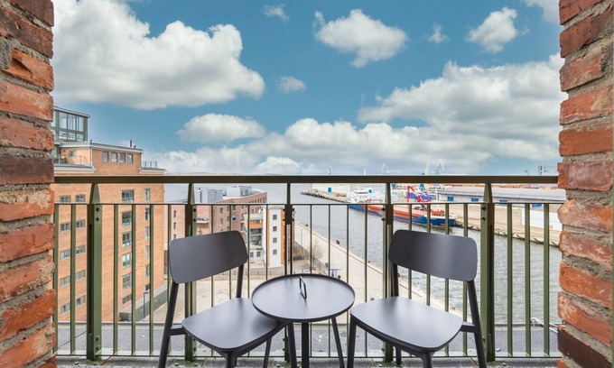 Wismar Apartment | Harbor residence with gallery bedroom, roof terrace and unique harbor view