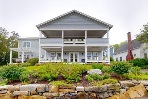 Boothbay Harbor Apartment | Harbor's End Unit B