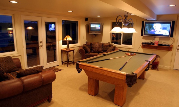 Freeland House | Harbor Villa Waterfront Estate