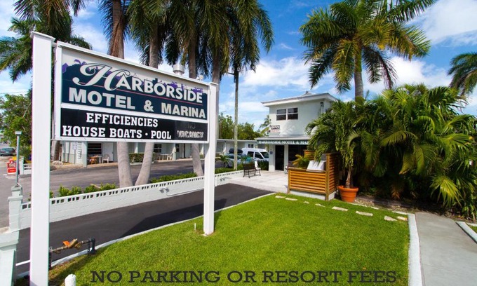 Meadows Hotel | Harborside Motel & Marina