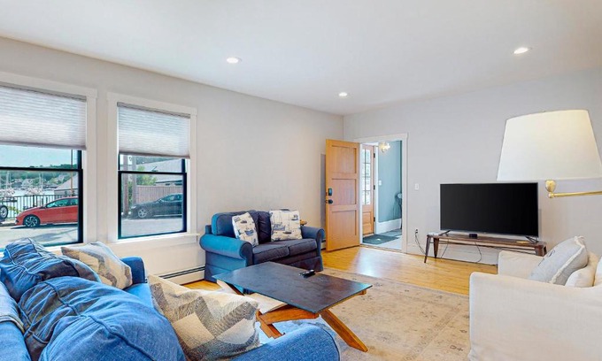 Camden House | Harborwalk Lower