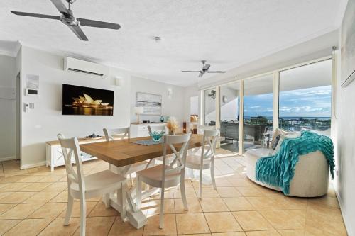 Cullen Bay Apartment | Harbour Haven Penthouse with Marina view, Balcony and BBQ