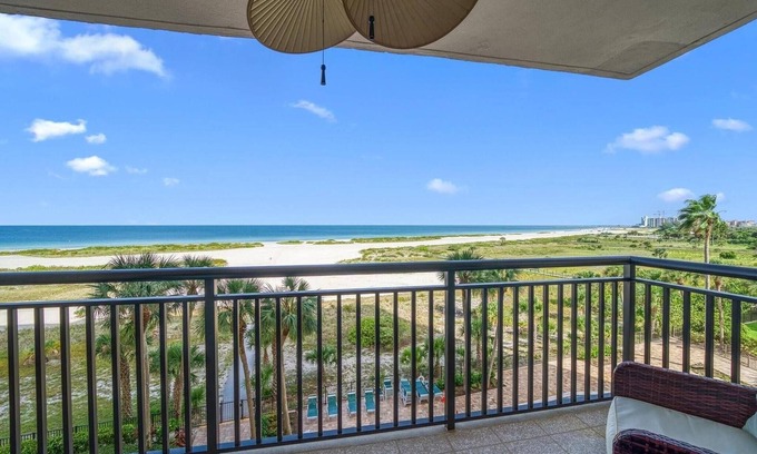 Sand Key Condo | Harbour Light Towers 505 - Directly Beachfront