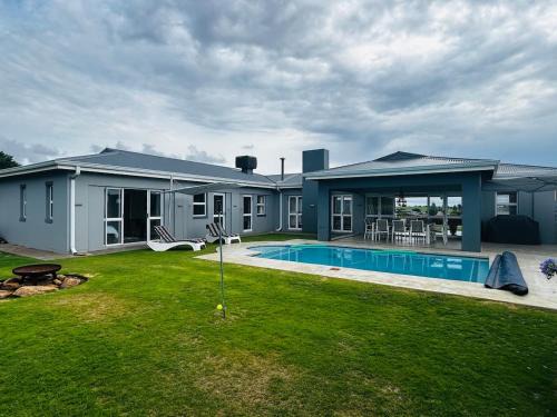 Vaal Marina House | Harbour Town 12 Sleeper