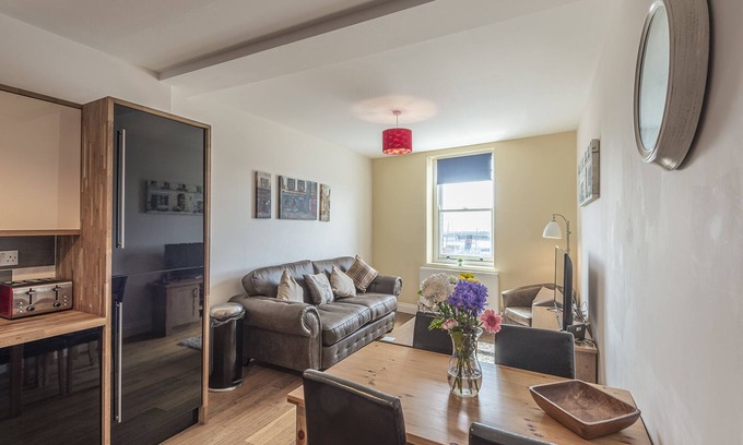 Ramsgate Apartment | Harbour view - 2 bed apartment with stunning harbour views