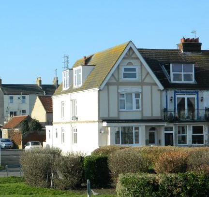 Hopton Apartment | 'Harbour View' on the river by Gorleston's award winning beach - Pet free!