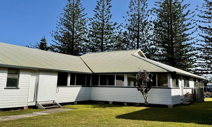 Angourie House | Harbourside, 7 Harbour Street