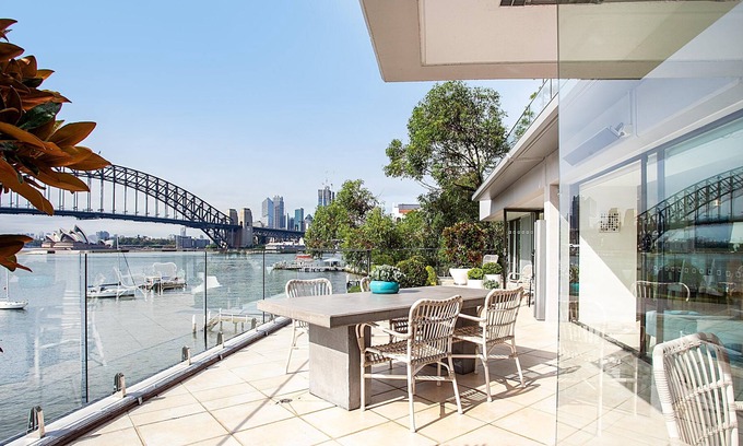 Sydney Apartment | Harbourside McMahons Point (IH) - Sophisticated 2BR boutique apt complete w/ breathtaking harbour views