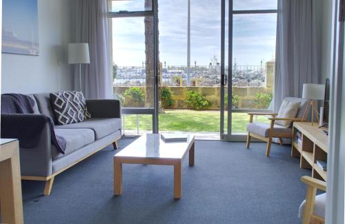 Fremantle Apartment | Harbourview Ocean Serenity In Fremantle