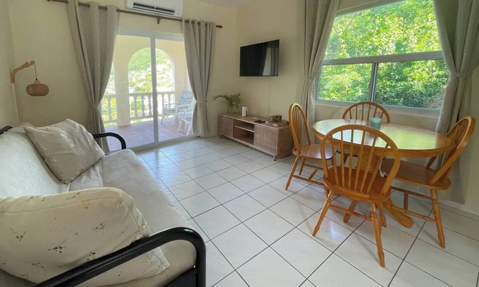 Mount Pleasant Bay Apartment | Harbourview Two - Garden Escape, Harbourview Apartments Apt 2