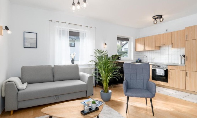 Edertal Apartment | Harmony: Edersee Apartment – Sperrmauer – Lounge