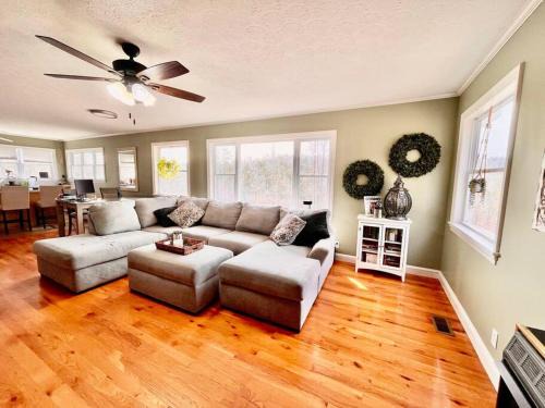 Mill Spring House | Harmony House - near TIEC, Lake Lure, Chimney Rock