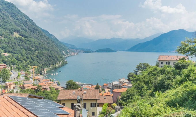 Argegno Apartment | Harmony on the Lake - Two Bedroom Apartment, Sleeps 4
