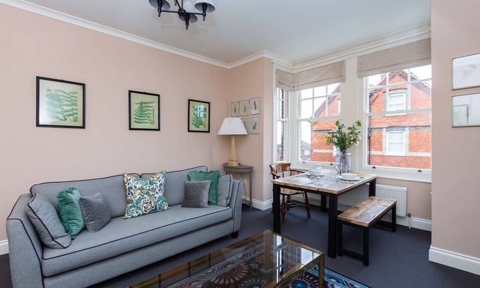 Ramsgate Apartment | Harriet - Quaint one bedroom apartment with easy parking