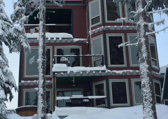 Silver Star Mountain House | Harrington Suite