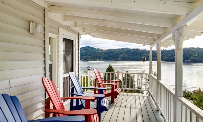 Harrison House | Harrison Getaway w/Deck & Lake Views!