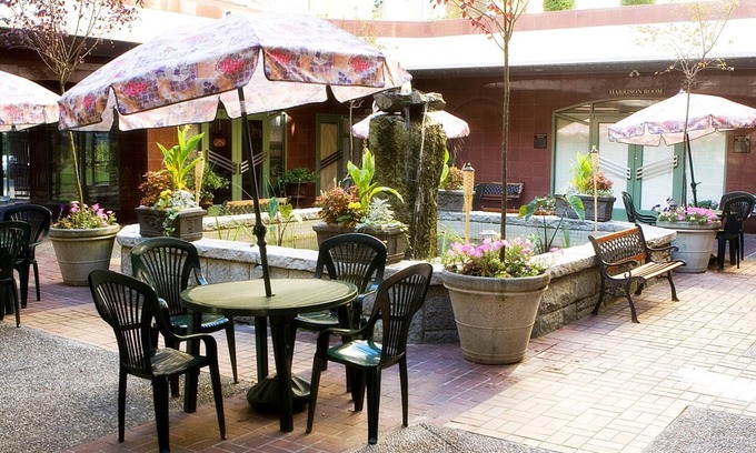 Harrison Hot Springs Hotel | Harrison Lake Hotel