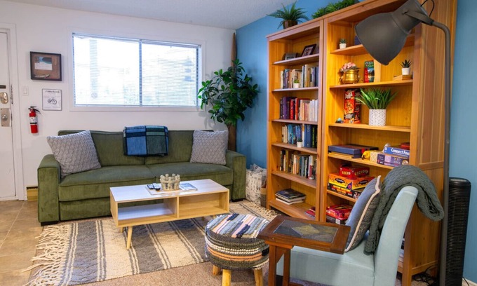 Harrison Hot Springs Apartment | Harrison On The Lake | Walkable to Beach & Village