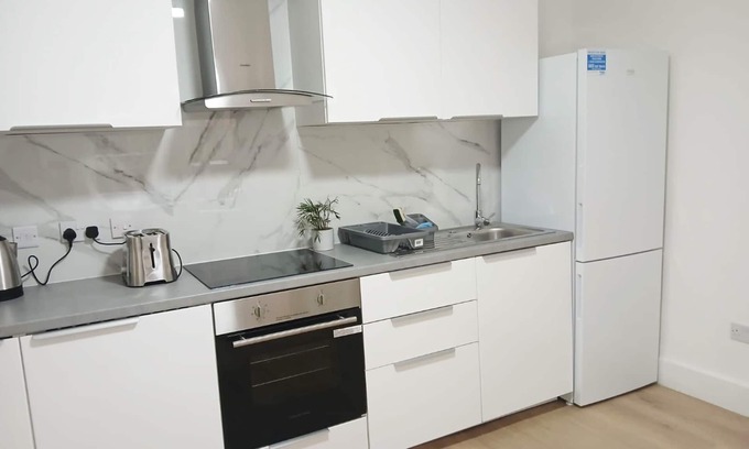 Marlborough House | Harrow Haven - Spacious 3 Bedroom House