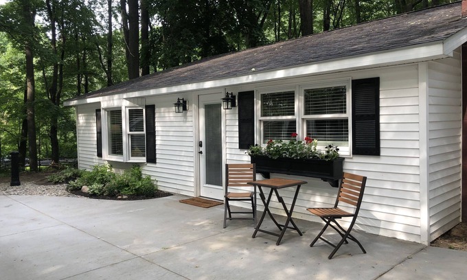Harrison House | Hart Haven is the perfect place to relax and unwind. Comfortably decorated