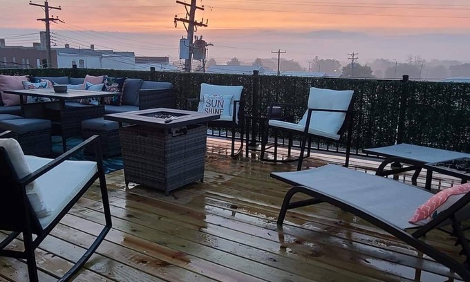 Hartington Apartment | Hartington Heights at Town Square Offices