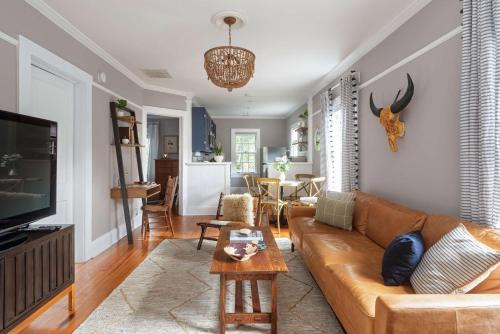 Kirkwood Apartment | Harvest Moon